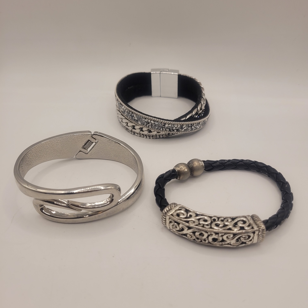 Silver and Black Bracelet Set